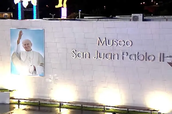 Católicos aplauden la inauguración del  Museo San Juan Pablo II