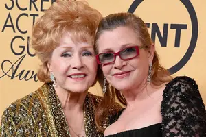 Muere la madre de Carrie Fisher, la actriz Debbie Reynolds, a los 84 años