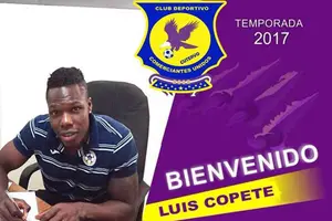 El jugador de la Azul y Blanco Luis Fernando Copete lleva su baile a Perú