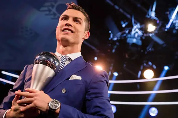 Cristiano es el mejor futbolista del año ganando el premio "THE BEST" de la FIFA