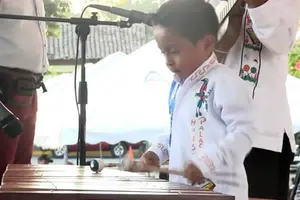 ¡Vivirás Monimbó! Llama pura del pueblo