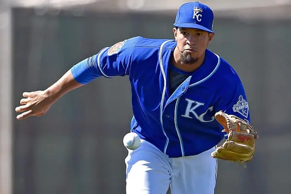 Cheslor Cuthbert a pelearse por un puesto en Kansas o cambiarse de equipo