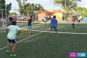 MDAA celebra torneo de fútbol tenis con jóvenes del Distrito V