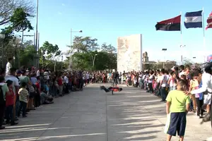 Niños recuerdan a Chávez con mucha alegría y diversión