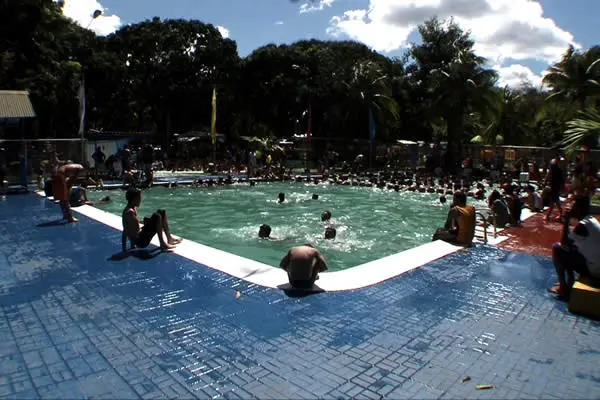 Familias comienzan a refrescarse en el Centro Turístico Xilónem