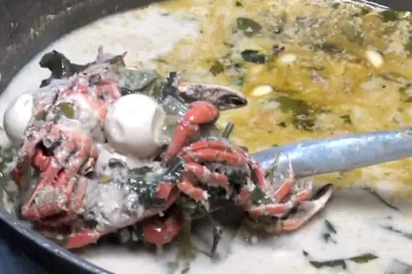 Comerciantes continúan preparando comidas de Cuaresma