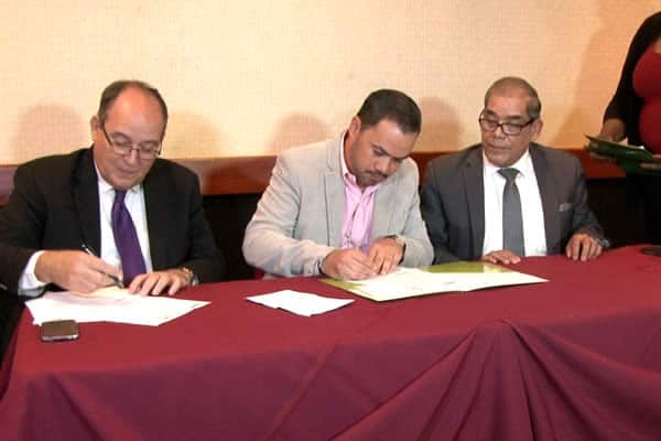 Firman convenio para capacitar a colaboradores de pequeños hoteles