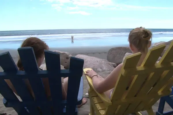 Canadienses disfrutan de las playas nacionales