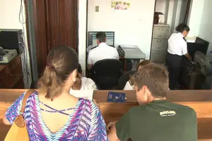 Oficinas de Migración y Extranjería de centros comerciales trabajarán con normalidad en Semana Santa