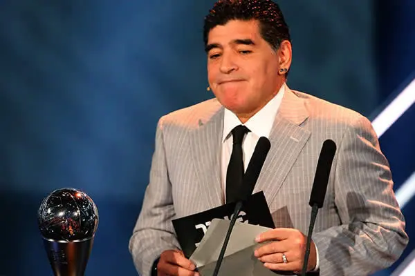 'El Pibe de Oro' Maradona renuncia a su cargo de embajador de la FIFA