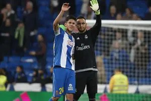 Óscar Duarte expresa que volverá "más fuerte" tras su lesión