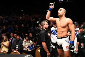 El ex campeón Eddie Alvarez se enfrenta a Dustin Poirier en UFC 211