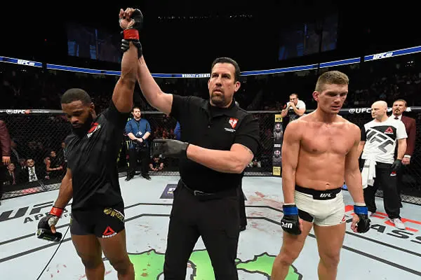 Tyron Woodley vence a Stephen Thompson en una deslucida revancha en UFC 209