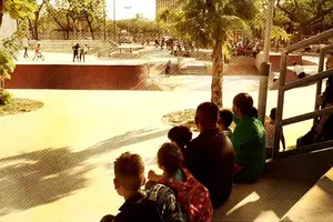 Jóvenes y familias disfrutan del Parque de Deportes Extremos