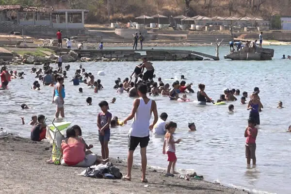 Familias huyen del calor hacia Xiloá