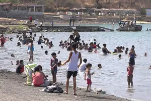Familias huyen del calor hacia Xiloá