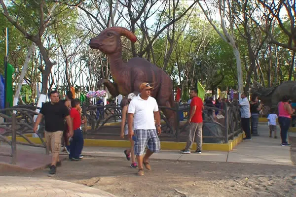Familias nacionales y extranjeras visitaron “la capital del folklore” en Semana Santa