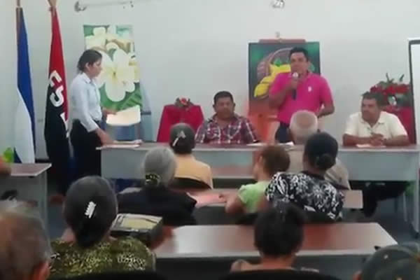 Pequeños productores de Jalapa firman convenio para cultivo amigable