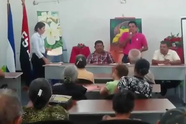 Pequeños productores de Jalapa firman convenio para cultivo amigable