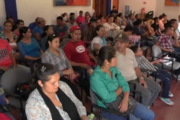 MEFCCA entrega financiamiento a emprendimientos estelianos