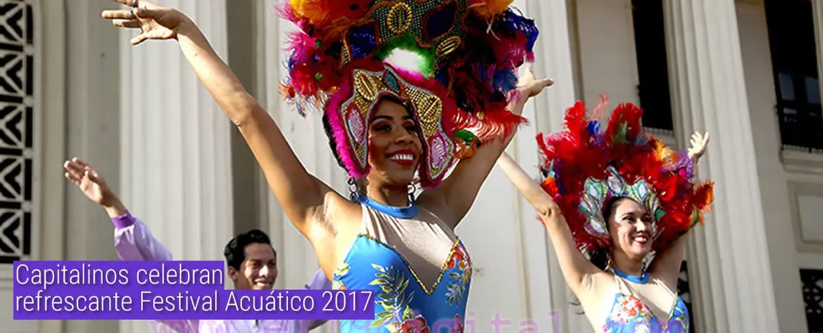 Capitalinos celebran refrescante Festival Acuático 2017
