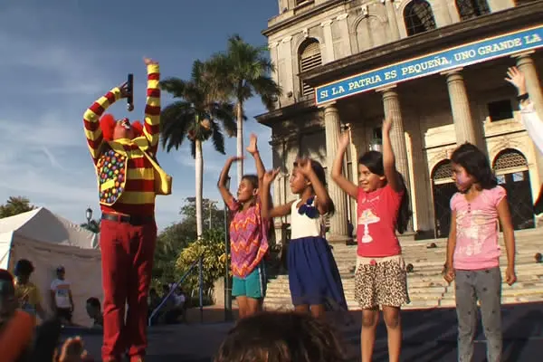 Celebran alegre festival de caramelos “Tomás: amor, unidad y felicidad”