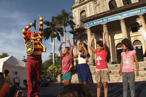 Celebran alegre festival de caramelos “Tomás: amor, unidad y felicidad”