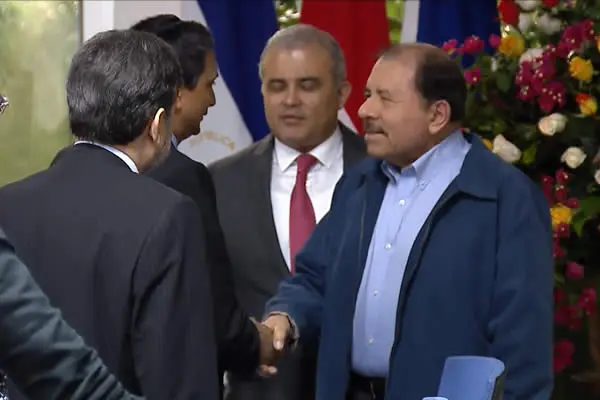 Daniel y Rosario se reúnen con Misión del FMI