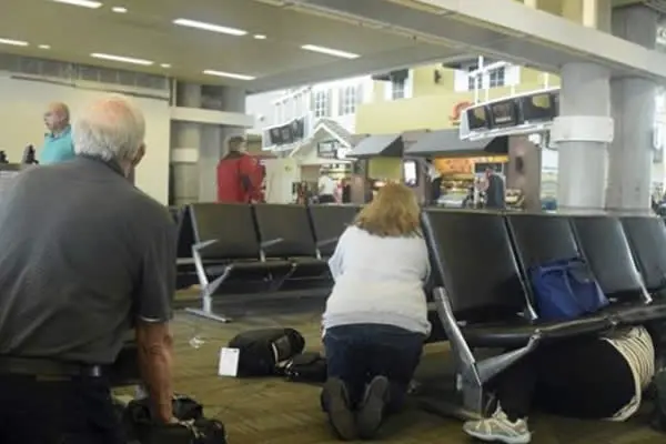 Hombre armado amenaza con disparar en el aeropuerto de Orlando