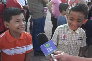 Familias disfrutan momentos de recreación en Plaza de la Revolución