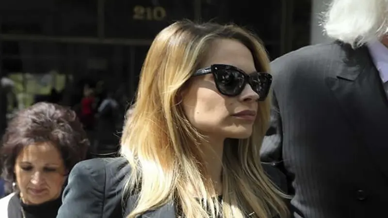 Modelo 'Playboy'  juzgada por burlarse de una anciana