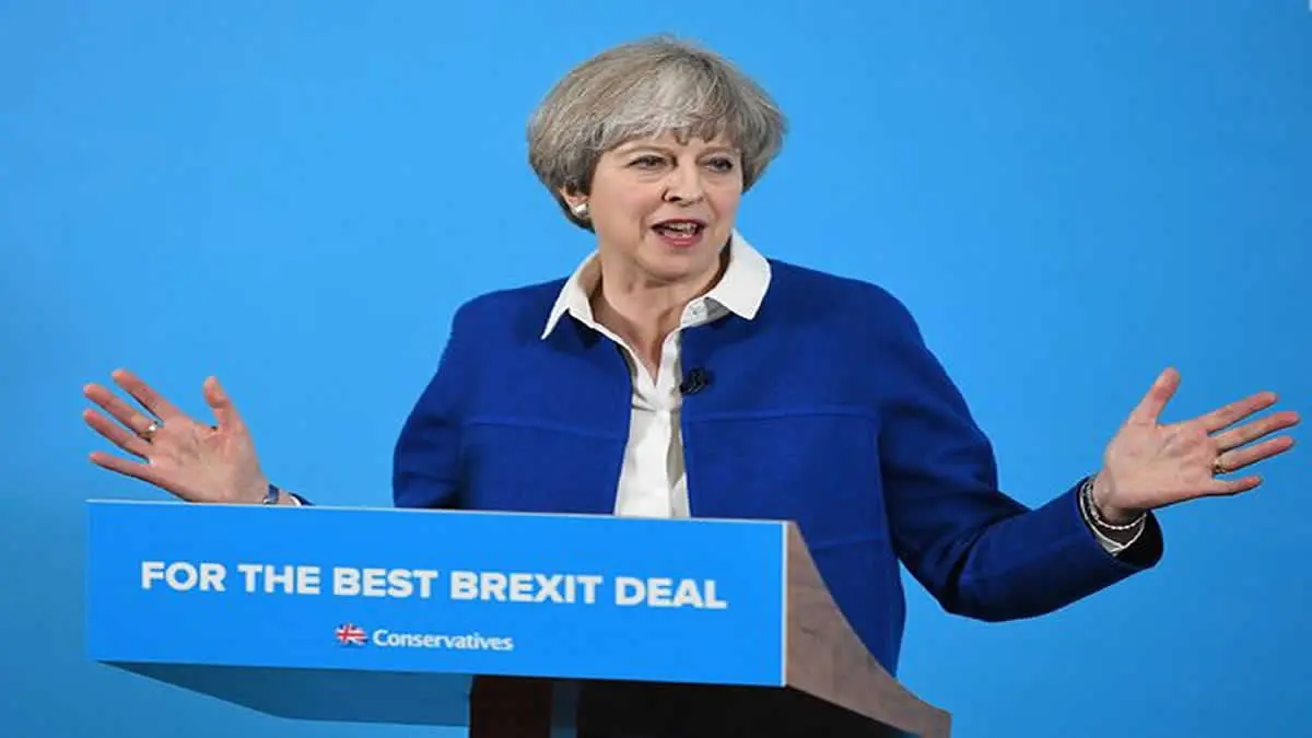 “Ella es una mentirosa”: Dedican canción a Theresa May previo a elecciones en Reino Unido