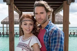 Beso de Sebastián Rulli y Angelique Boyer encienden las redes sociales