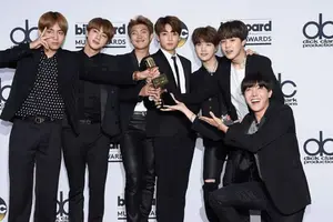 Grupo k-pop sorprende en los Billboard Music Awards 2017.