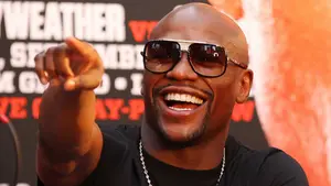 Floyd Mayweather: “Debieron parar la pelea, Chávez Jr. era un saco de boxeo”