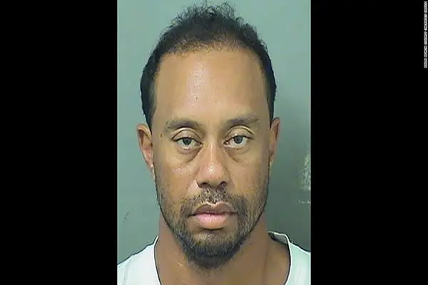 Woods es arrestado por estar bajo los efectos del alcohol
