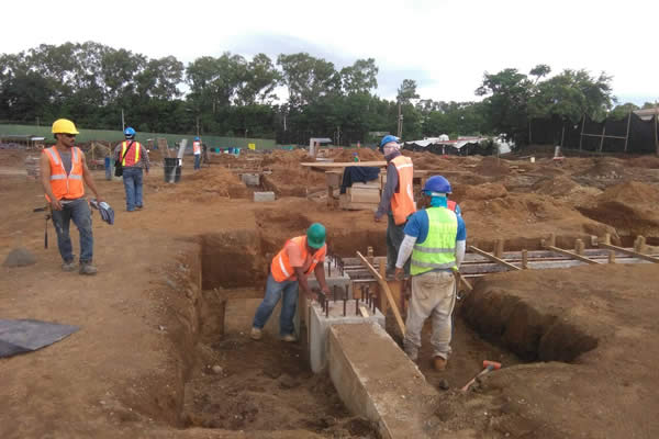 Inicia construcción del Centro Comercial "Plaza Natural"