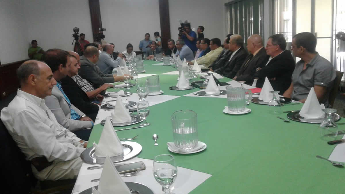 Misión Técnica Comercial Argentina apoya tecnificación de producción láctea