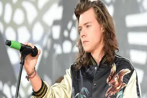 Fallece padrastro de Harry Styles