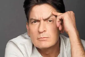 Charlie Sheen subasta anillo del beisbolista Babe Ruth