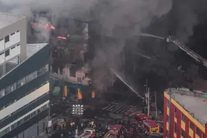 Cuatro desaparecidos tras incendio en las Malvinas