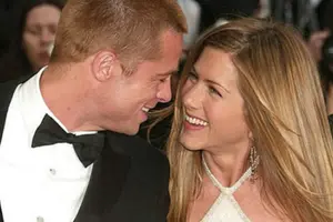 Brad Pitt se reconcilia con Jennifer Aniston