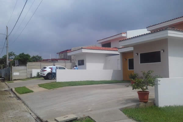 Desarrollan proyecto de condominios en el país