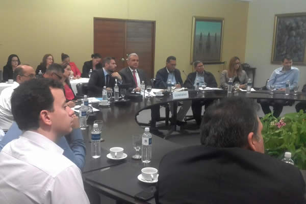 Sector telecomunicación se reúne con el gabinete de producción, consumo y comercio