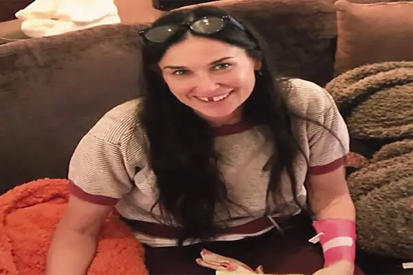 Demi Moore pierde los dientes a causa del estrés