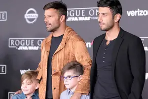Ricky Martin disfruta de la compañía de su hijos en las playas de  Mallorca, España
