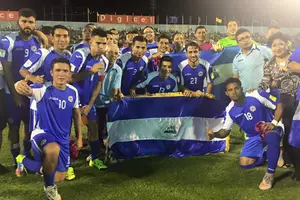 Jugadores de la Azul y Blanco y dirigentes de FENIFUT con acuerdos satisfactorios