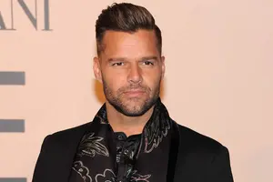Ricky Martin coqueto ante la cámara de Penélope Cruz