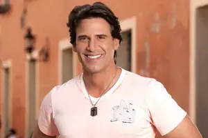 Jorge Aravena enloquece a sus fans con una fotografía al desnudo