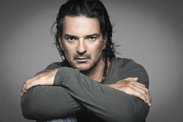 La bella hija de Ricardo Arjona triunfa en la industria del cine